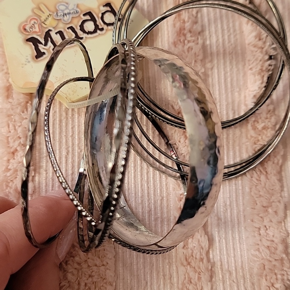 Mudd bangle bracelets, NWT. Silver, 11 single bracelets. - Picture 4 of 7